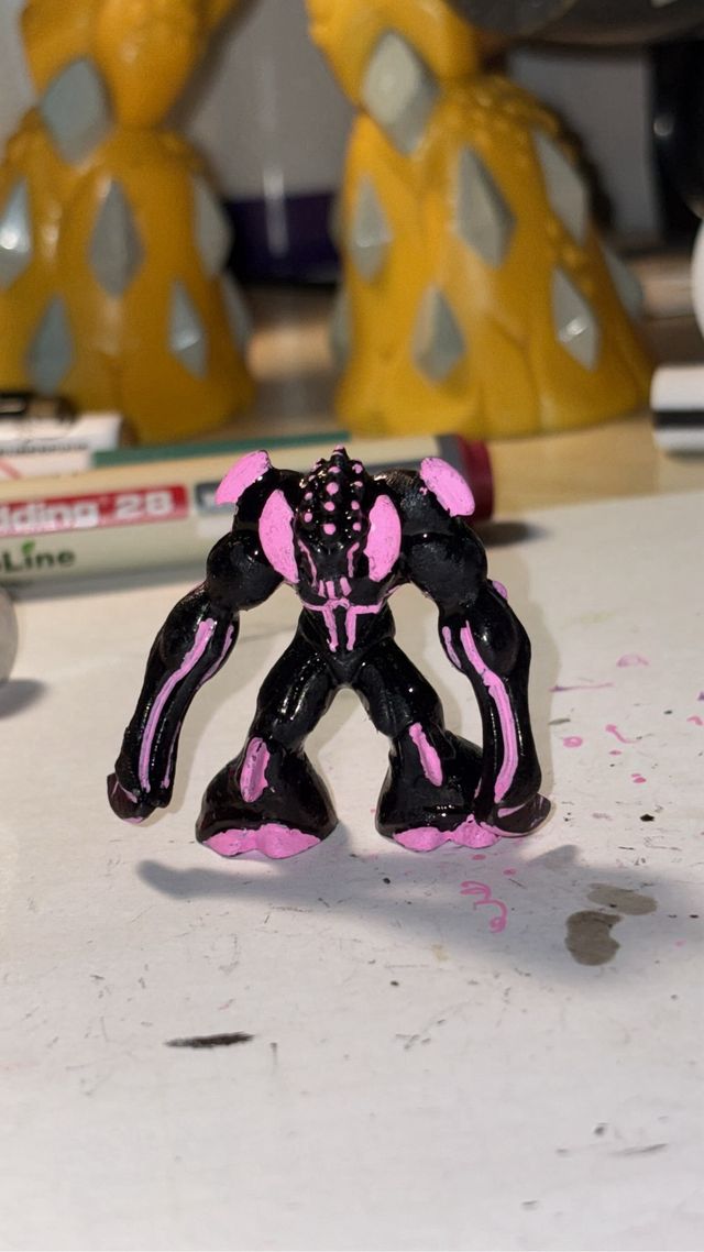 Gormiti Custom lamacciaio nero e rosa