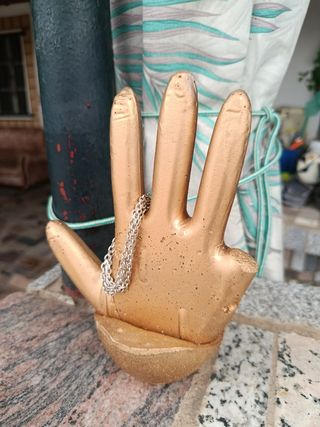 Manualidades de cemento mano