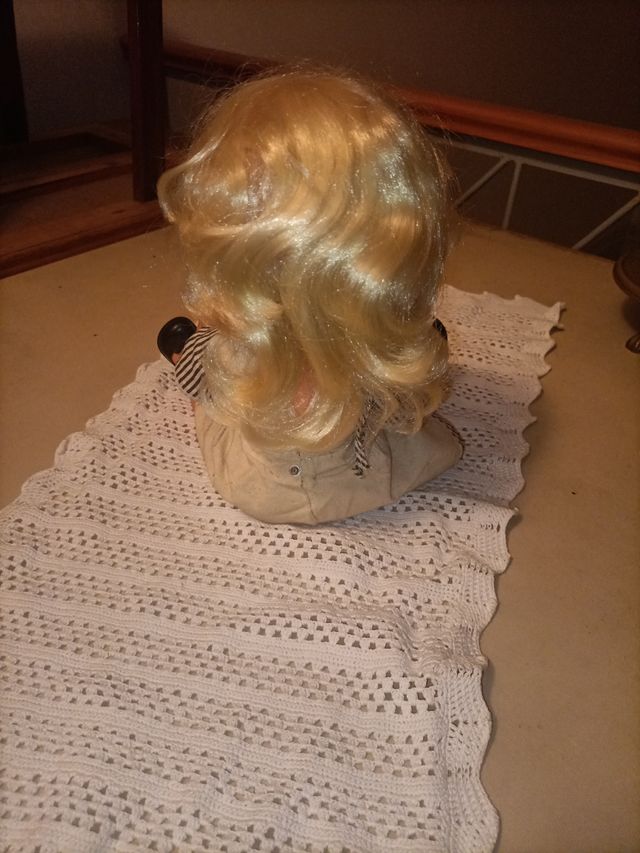 Bambola vintage bionda