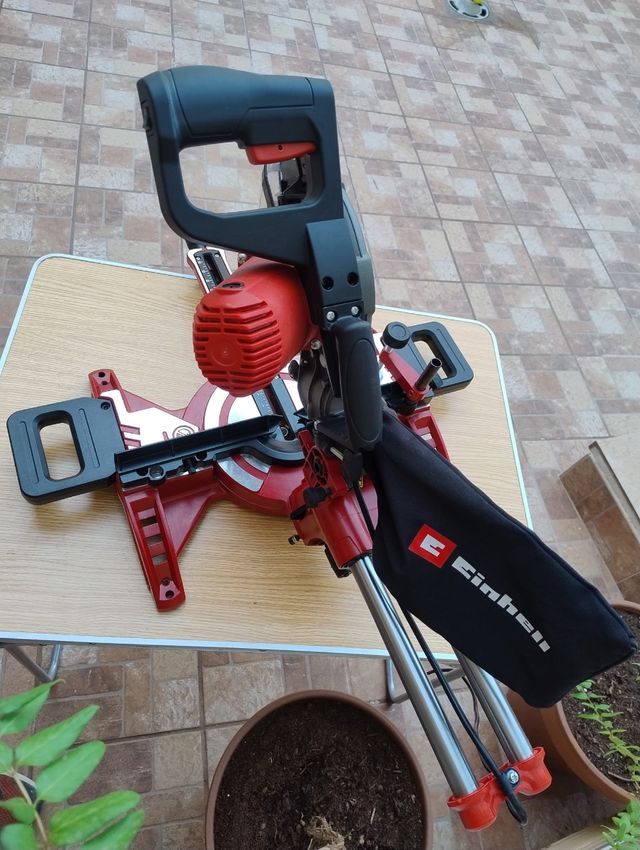 Sierra Ingletadora Einhell TC-SM 2131 Telescópica