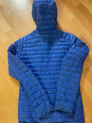 Anorak plumas azul con capucha