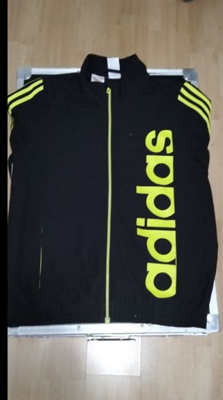 Sudadera Adidas Negra con Logo Amarillo