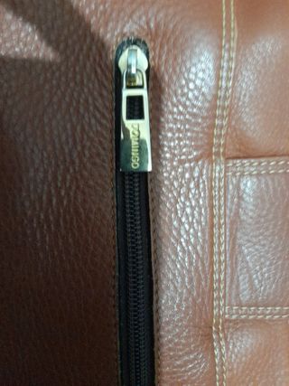 Bolso de mano de cuero marrón