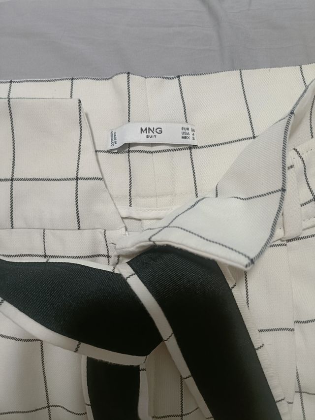 Pantalón MNG cuadros blanco y negro talla S