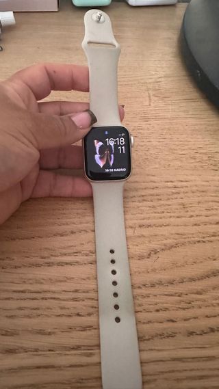 Apple Watch SE Plata/Beige
IPhon 13 pro máx 128 GB