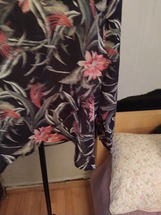 Blusa de poliéster con estampado floral