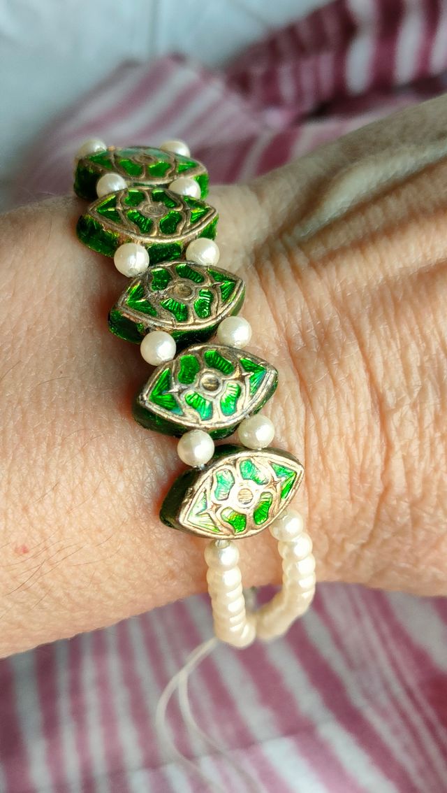 Pulsera Shaddy Vintage Perlas y Esmalte