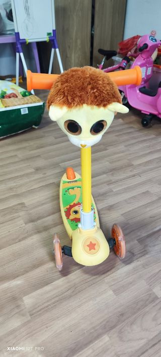 Patín infantil con peluche de león