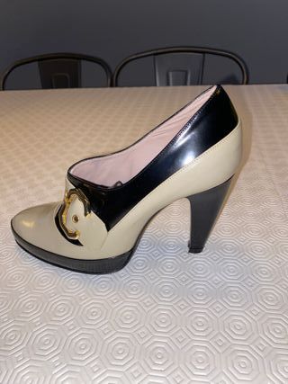 Zapatos Magrit Beige y Negro con Hebilla