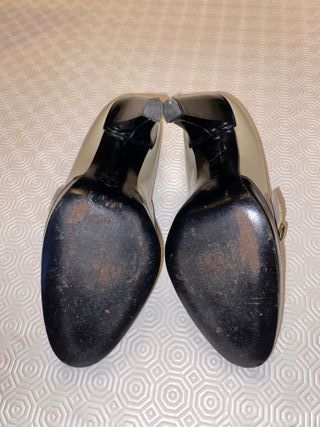 Zapatos Magrit Beige y Negro con Hebilla