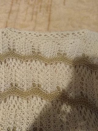 Jersey de ganchillo blanco y dorado