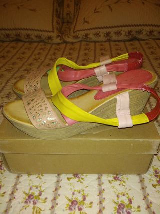 Sandalias de Cuña Ixart Talla 38 para mujer.