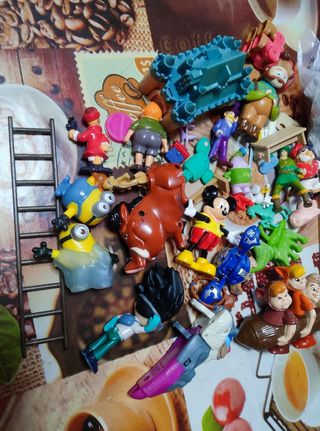 Lote figuras Disney y accesorios