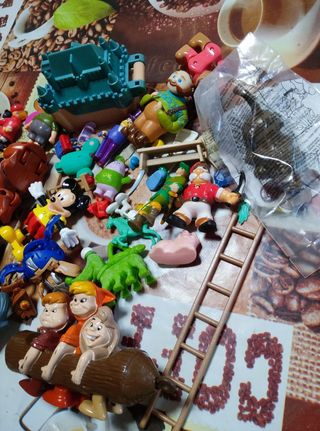Lote figuras Disney y accesorios