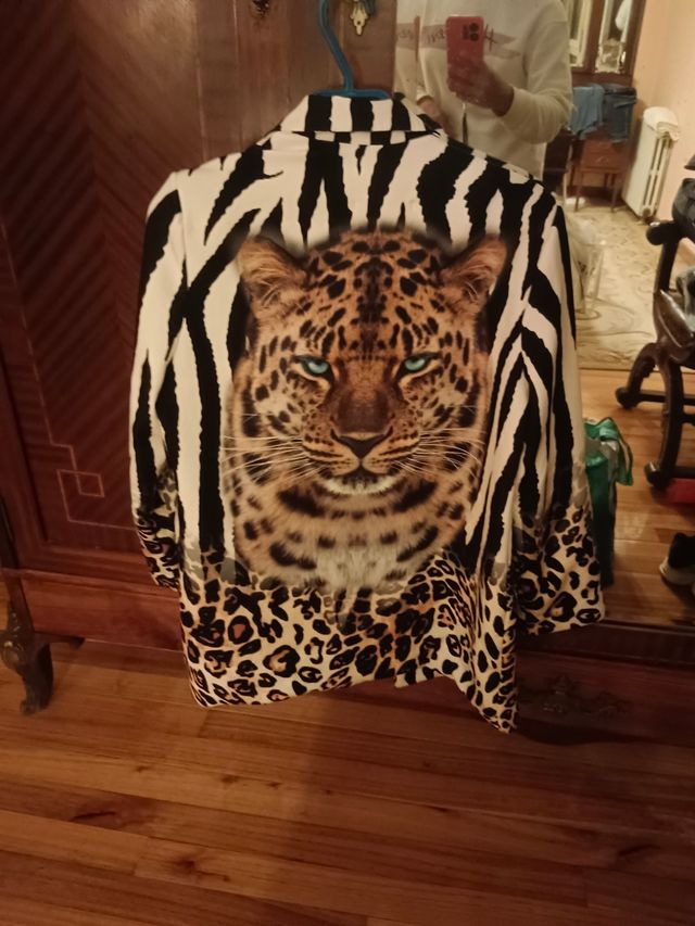 Americana con estampado animal