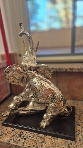 Soprammobile antico elefante