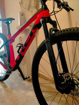 Bicicleta Trek Roja y Negra