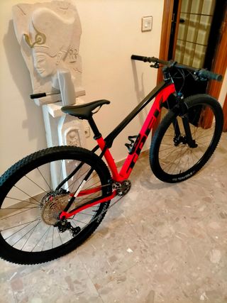 Bicicleta Trek Roja y Negra