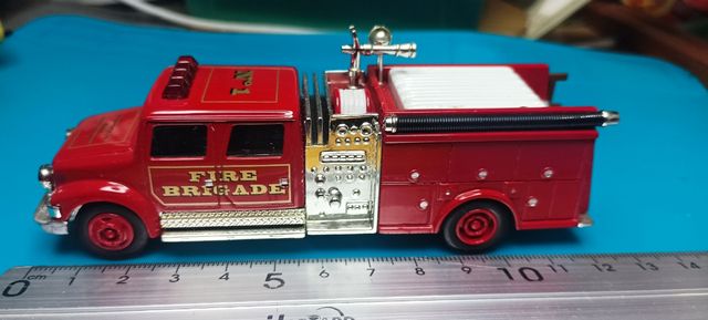Camión de bomberos miniatura rojo Fire Brigade