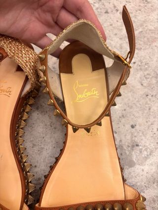 Sandalias Christian Louboutin Marrón y Dorado