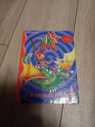 Kika Superbruja y la espada mágica (Spanish Edi...