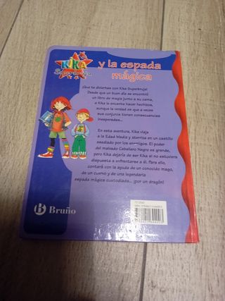 Kika Superbruja y la espada mágica (Spanish Edi...