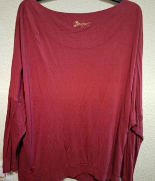 Camiseta burdeos de Desigual