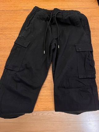 Pantalón cargo negro