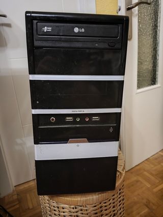 Torre PC Negra