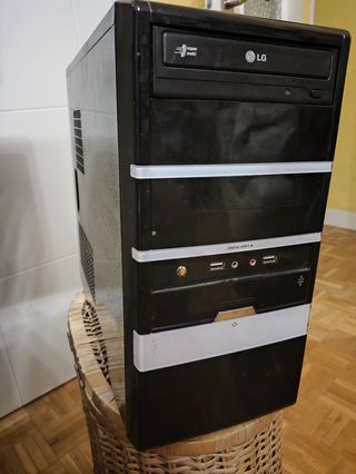 Torre PC Negra