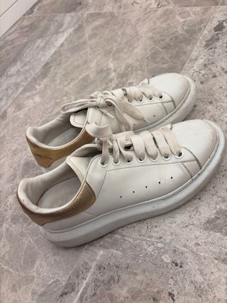 Alexander McQueen Zapatillas Blancas y Doradas
