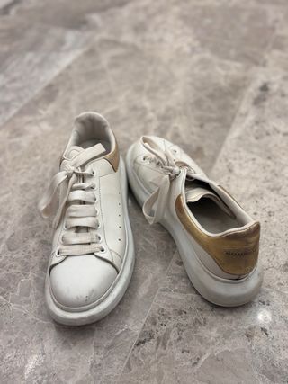 Alexander McQueen Zapatillas Blancas y Doradas