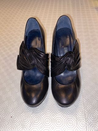 Zapatos de tacón Gino Vaello negros