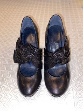 Zapatos de tacón Gino Vaello negros