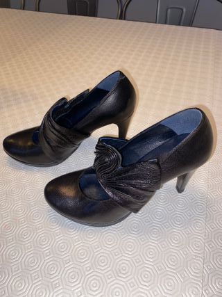 Zapatos de tacón Gino Vaello negros