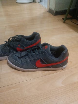 Zapatillas Nike SB Negras y Rojas