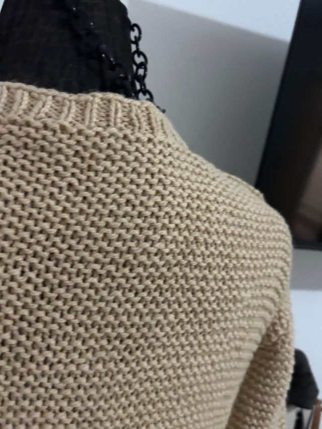Maglione fatto a mano beige
