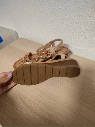 Sandalias Brenda Talla 40 Doradas