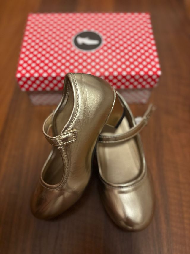 Zapatos de flamenca dorados talla 32