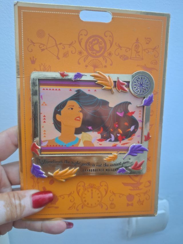 Pins Disney Pocahontas