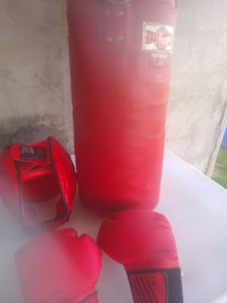 Equipo Boxeo: Guantes boxeo ,Casco ,Saco de piel 