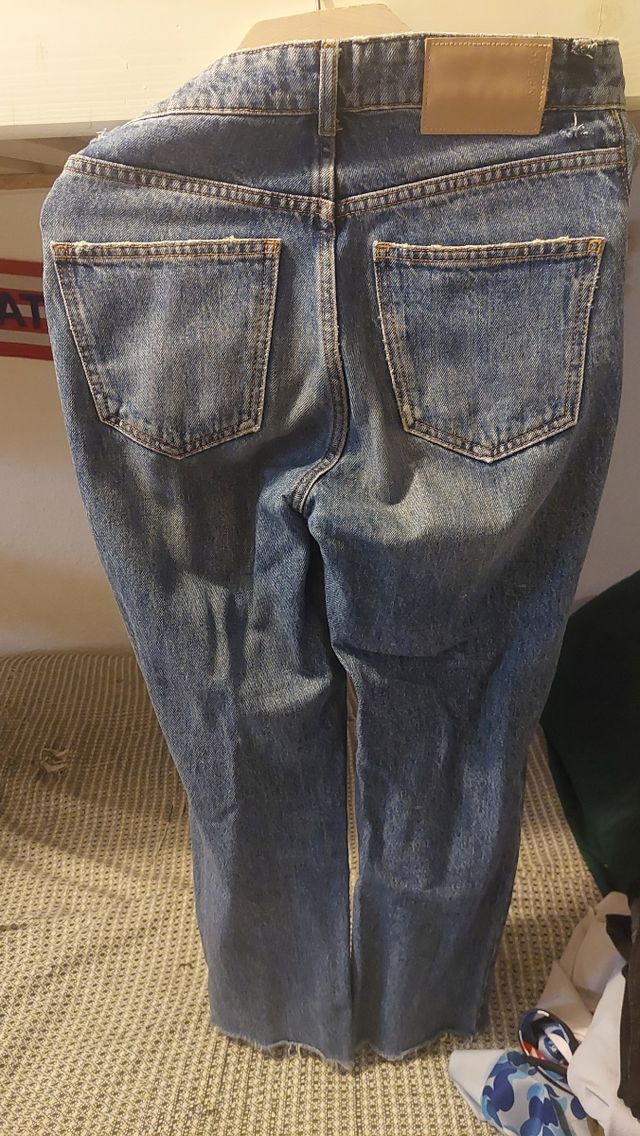 Pantalón vaquero desgastado