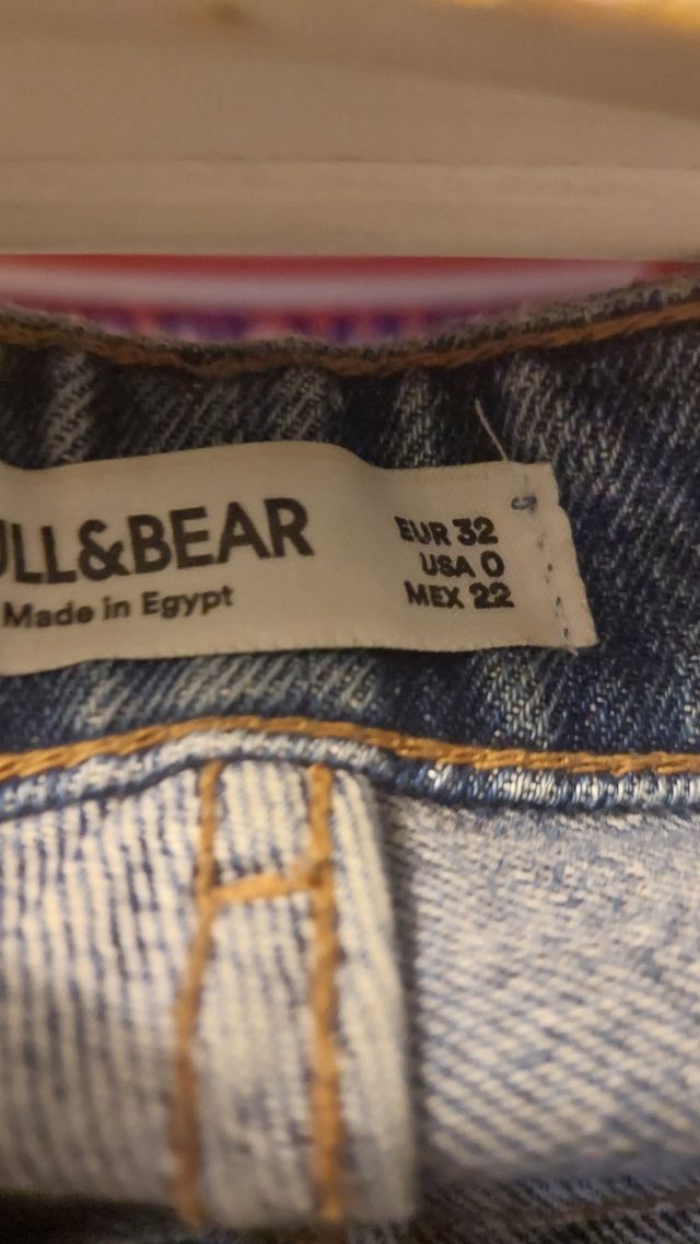 Pantalón vaquero desgastado