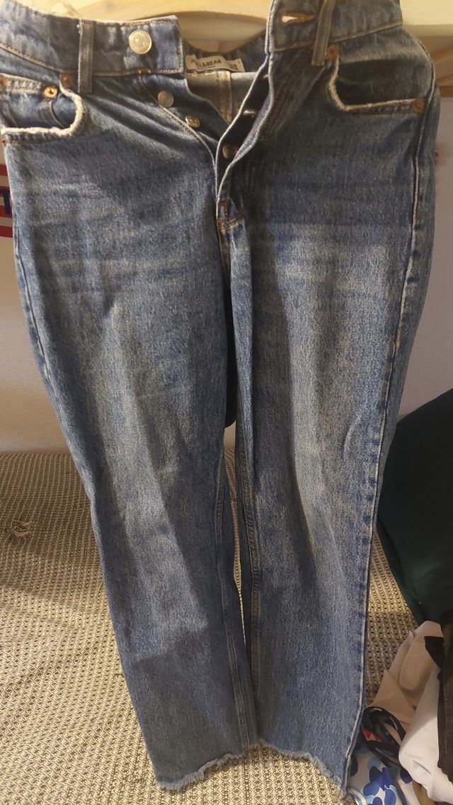 Pantalón vaquero desgastado