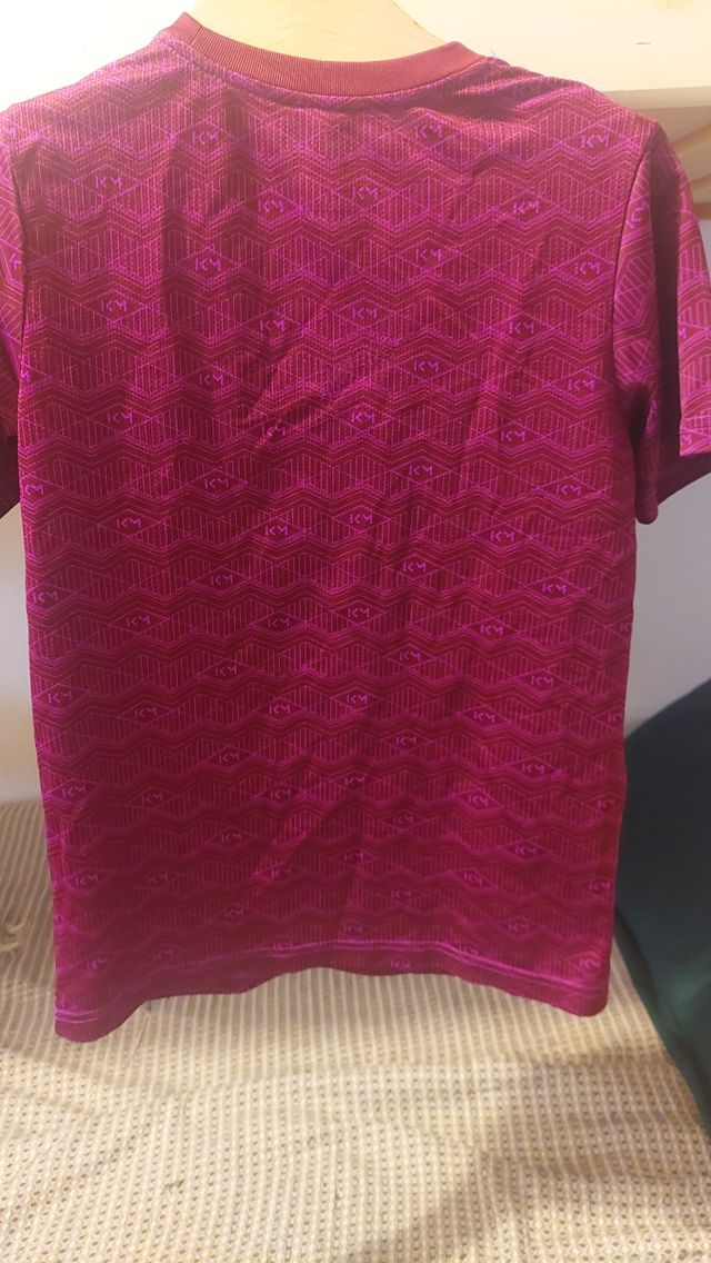 Camiseta Nike Rosa con Diseño KM