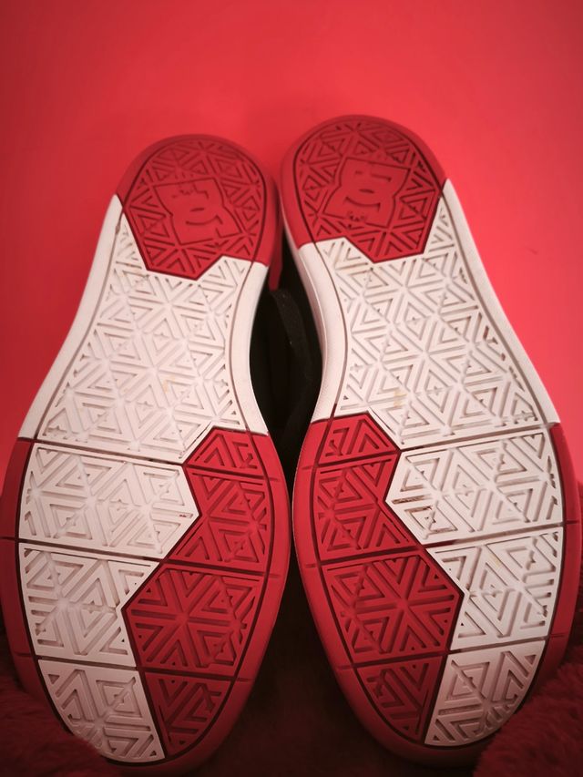 DC Shoes Preto e Vermelho