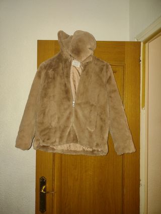 Abrigo Zara Marrón Peludo