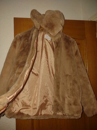 Abrigo Zara Marrón Peludo