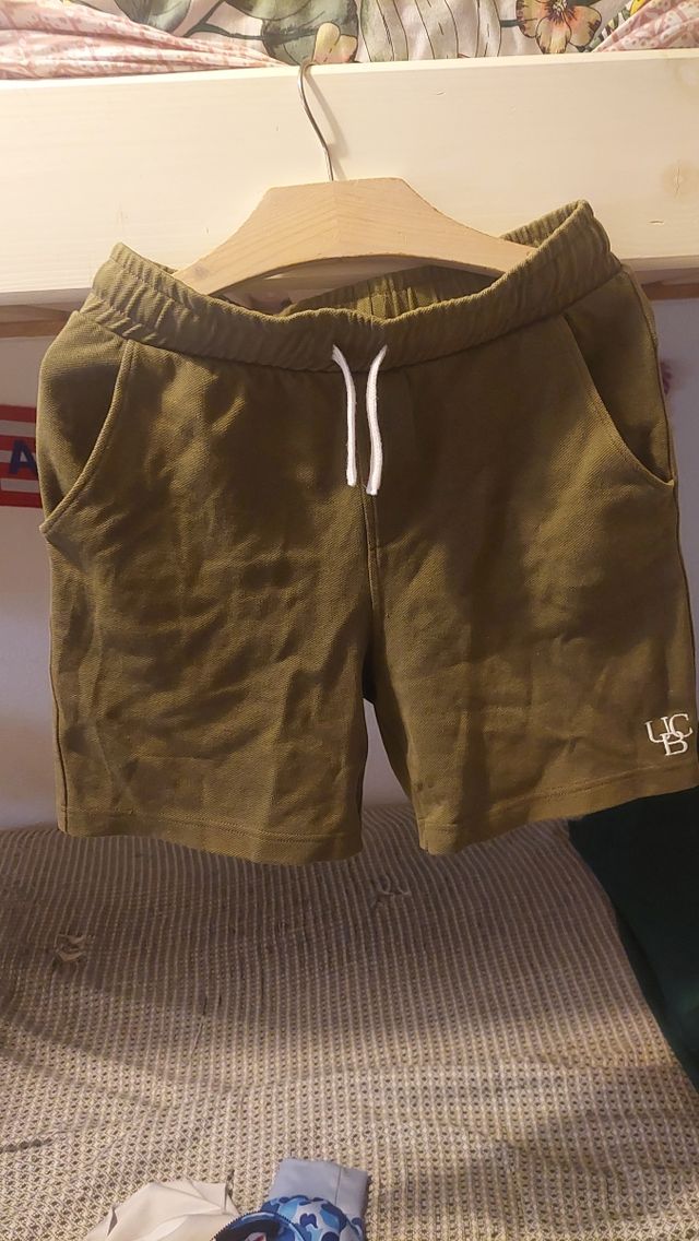 Pantalones cortos verdes