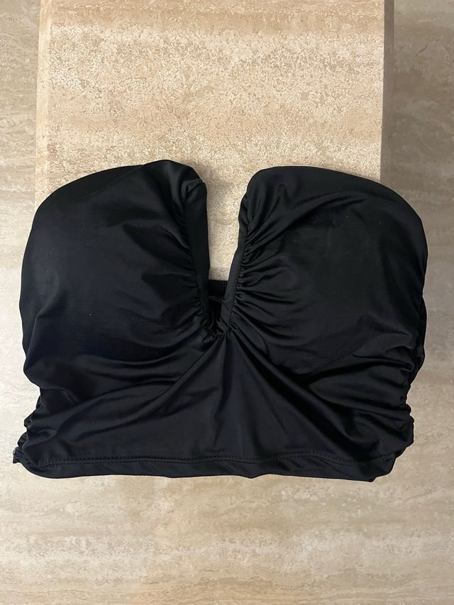 Top Negro Escotado Talla M